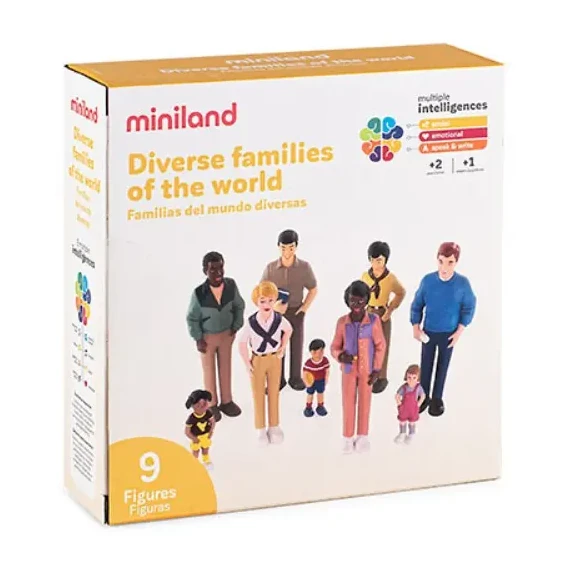 [826219] FIGURAS FAMILIAS DEL MUNDO 9UD